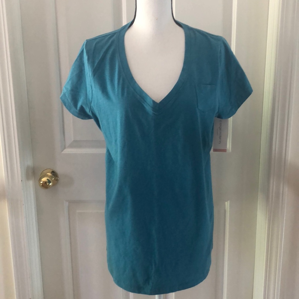 16:02 - Liz Lange Maternity Tee